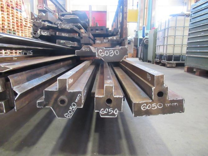 PRISMI E LAME PRESS BRAKE DIES